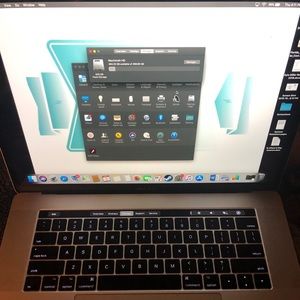 MacBook Pro 2017 15 inch with Touch Bar